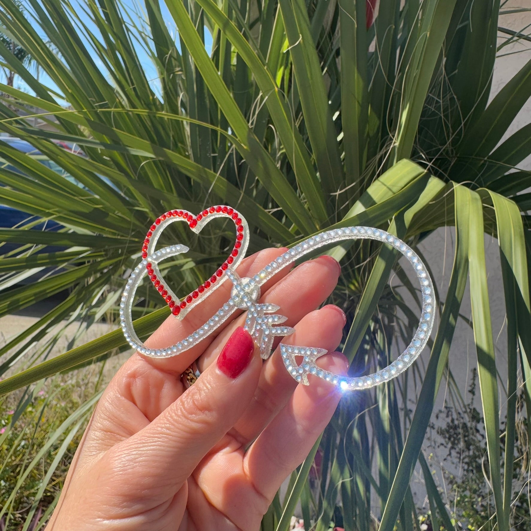 Infinity arrow with Heart interior rhinestone decor magnet White and Red Hot