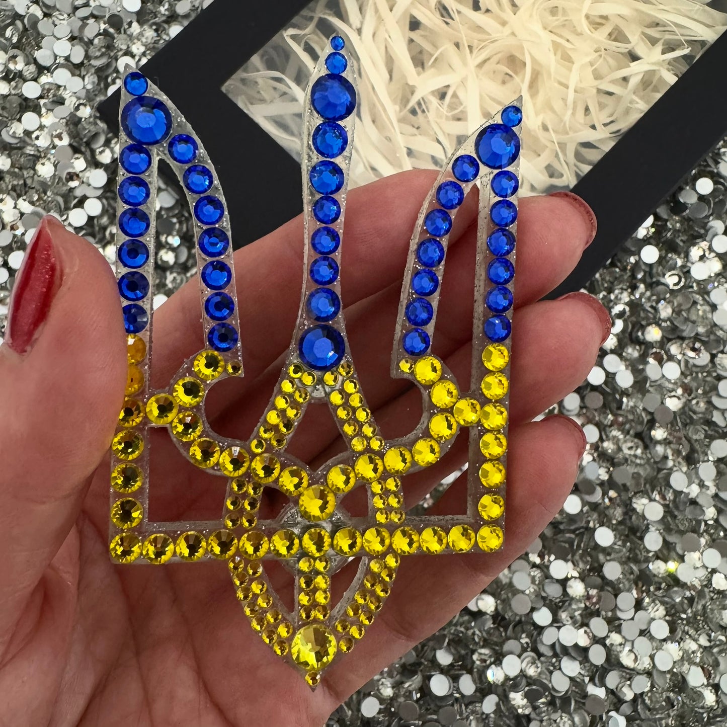 UA Trident decor rhinestone magnet Blue and Yellow